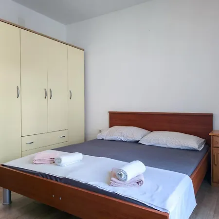 Iko Apartamento Omiš