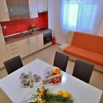 Iko * Omiš