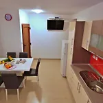 Iko * Omiš