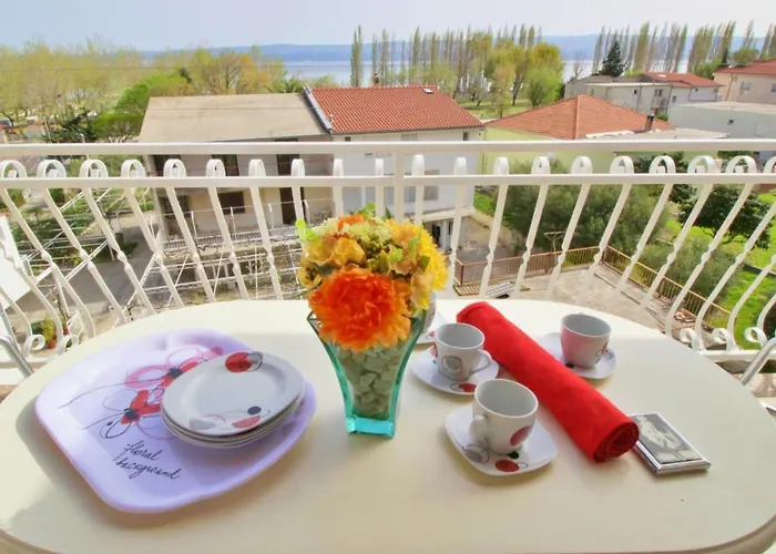 公寓 Iko 奥米什